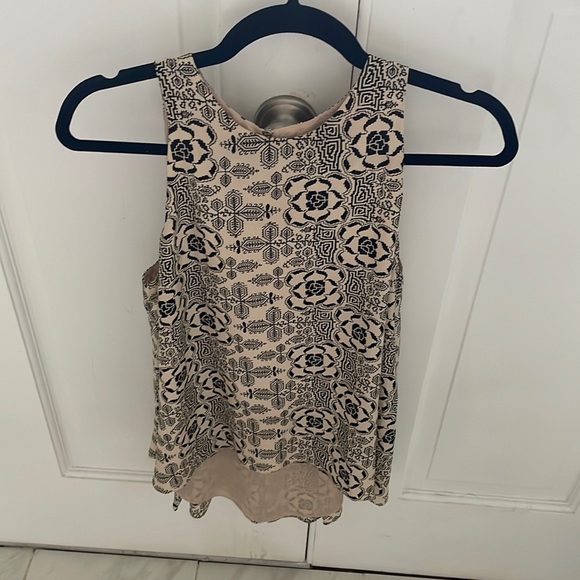 Elizabeth and James silk sleeveless top with pleated back - Picture 5 of 12